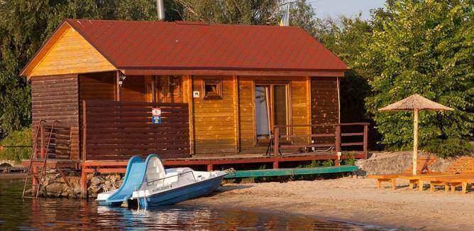 Прокат лодок и катамаранов в Кременчуге. База отдыха Маяк